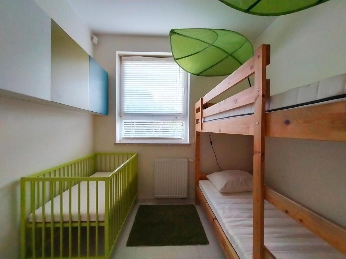 Apartament Rodzinny Family Garden ยาสต์เชอเบีย กูรา ภายนอก รูปภาพ